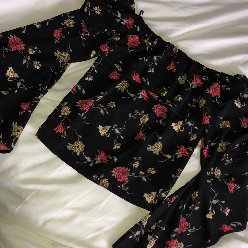 Adorable off the shoulder shirt!